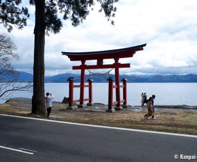 Lake Tazawa-ko (Akita), Goza-no-Ishi shrine's torii gate