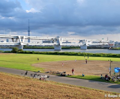 Katsushika (Tokyo), Horikiri-bashi bridge and baseball fields on the bank of the Ara-kawa River