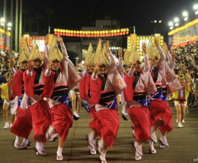 Awa-odori Festival in Tokushima (Shikoku), Group of female dancers