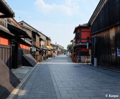 Gion (Kyoto), Hanamikoji Dori in June 2020