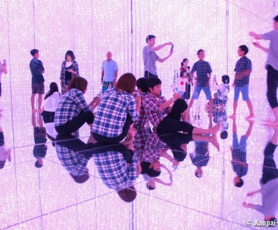 teamLab Planets (Tokyo), The Infinite Crystal Universe