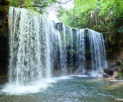 Nabegataki Falls (Kumamoto)