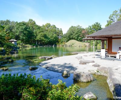 Yokokan Garden (Fukui), Overview of the pond and the residence