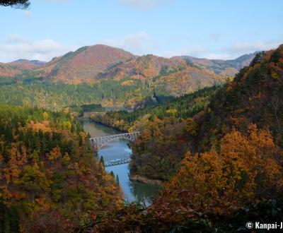 Oku Aizu (Mishima), View on Tadami River Bridge n°1 in autumn