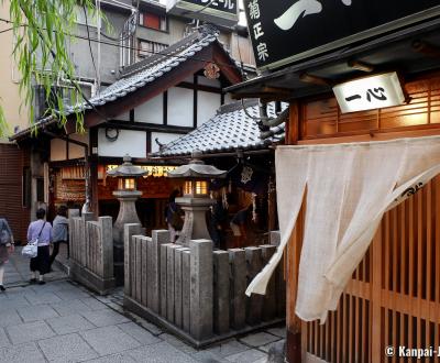 Hozenji Yokocho (Osaka), Hozen-ji temple