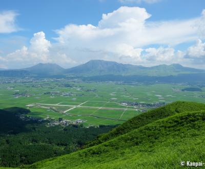 Daikanbo, View on the 5 peaks of Mount Aso and the sleeping Buddha silhouette