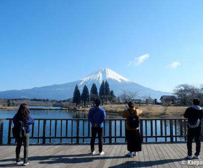 Lake Tanuki (Fujinomiya), View on Mount Fuji in winter