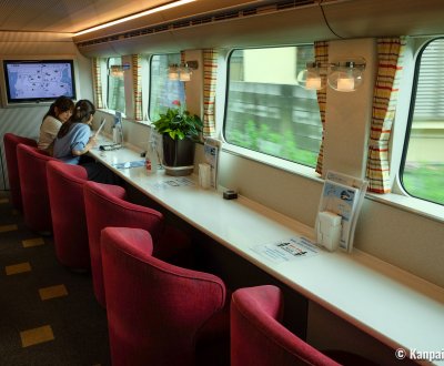 Premium Express Shimakaze, Lower level of the dining car