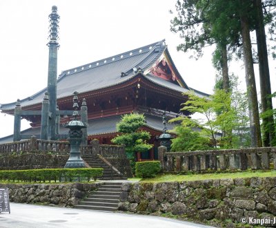 Rinno-ji (Nikko), Sorin-to tower and Sanbutsudo main hall