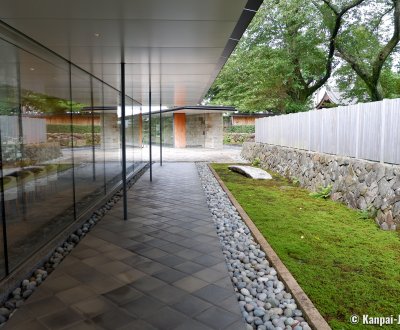 Enoura Observatory (Odawara), On the side of the reception building