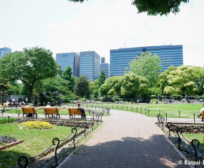 Hibiya Park (Tokyo), Alley of the public garden in spring