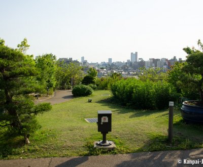 Meguro Sky Garden, View on Tokyo's buildings from the park