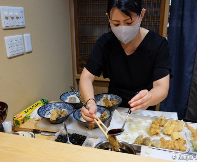 Tempura Tobari, Preparation of a tempura rice bowl (tendon)