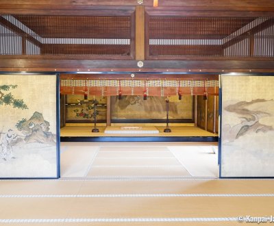 Shogo-in (Kyoto), Inside view of the Shinden pavilion and painted fusuma sliding doors