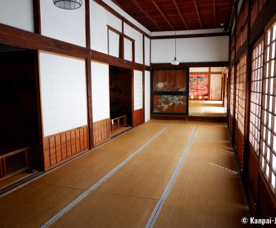 Zuishin-in (Kyoto), Inside view of the Omoteshoin pavilion towards the Buddhist altar