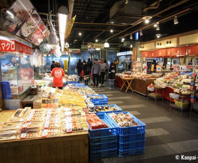 Hirome Ichiba (Kochi), An aisle in the food market