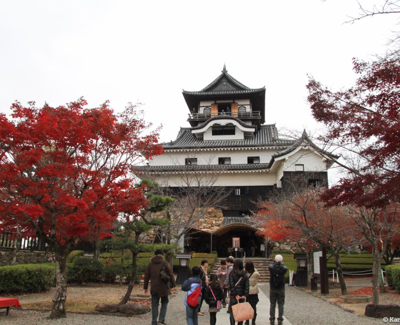 Inuyama Castle (Aichi Prefecture), Castle's keep in autumn