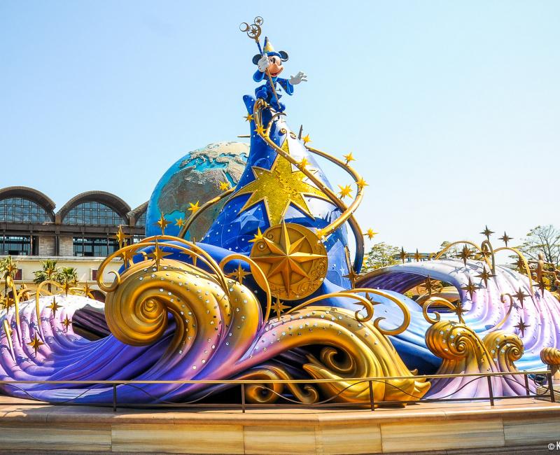 Tokyo Disney Resort Disneyland and DisneySea Amusement Parks