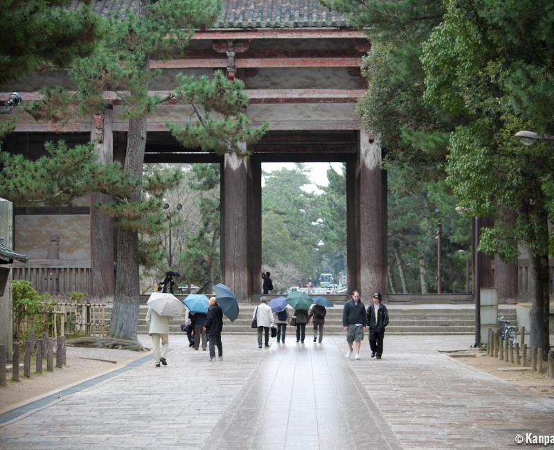Todai-ji (Nara), Nandai-mon Gate