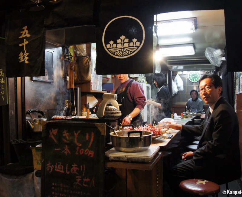 Omoide Yokocho (Tokyo), Counter at the yakitori eatery