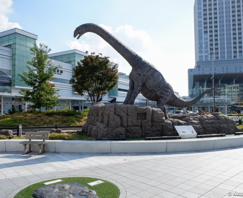 Fukui City, Dinosaur in front of Fukui JR station