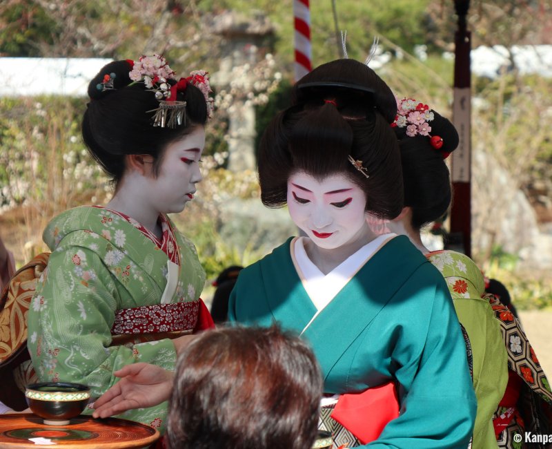 Kitano Tenmangu (Kyoto, Kansai), Tea Ceremony on February 25 performed by Geisha and Maiko