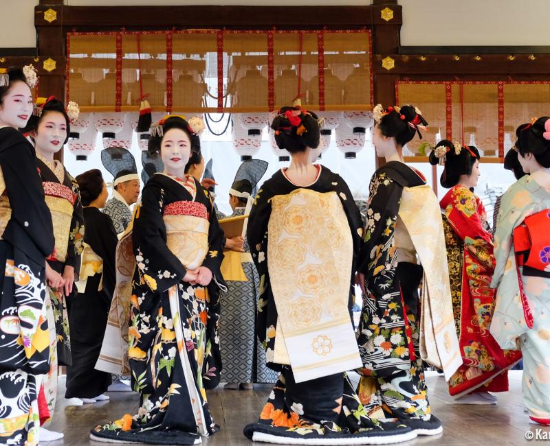 Maiko and Geiko dressed in kimono for Setsubun in February in Kyoto