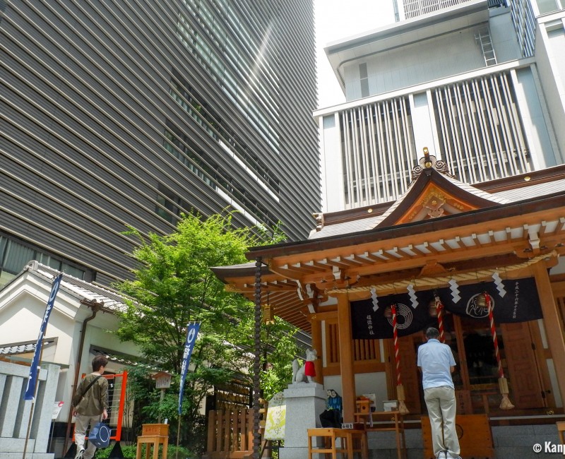 Nihonbashi (Tokyo), Fukutoku Shrine surrounded by buildings