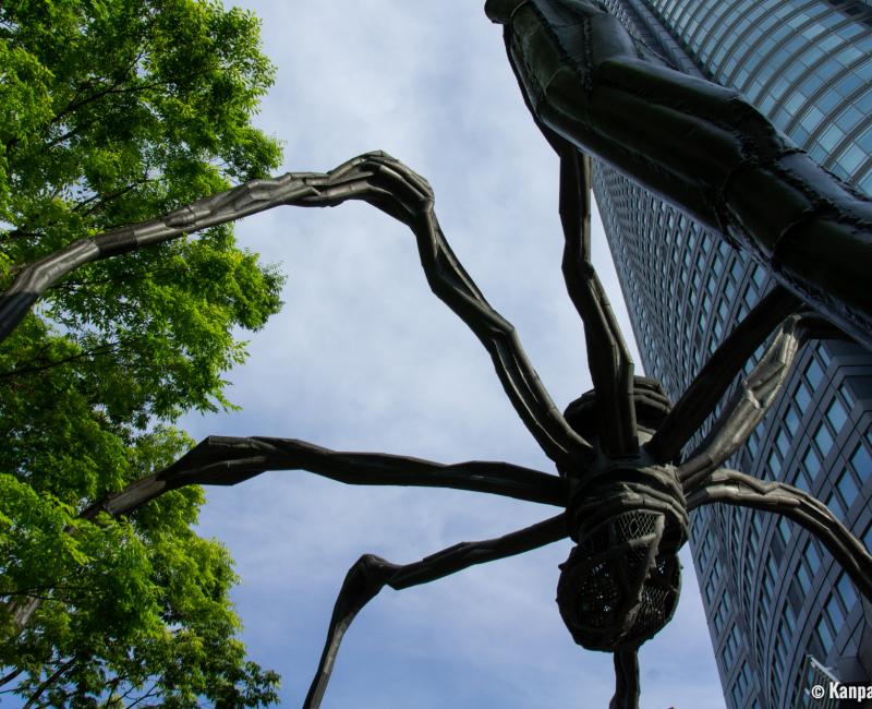 Sculpture Maman by Louis Bourgeois at the foot of Mori Tower (Roppongi Hills) 3 Sculpture Maman by Louis Bourgeois at the foot of Mori Tower (Roppongi Hills) 3