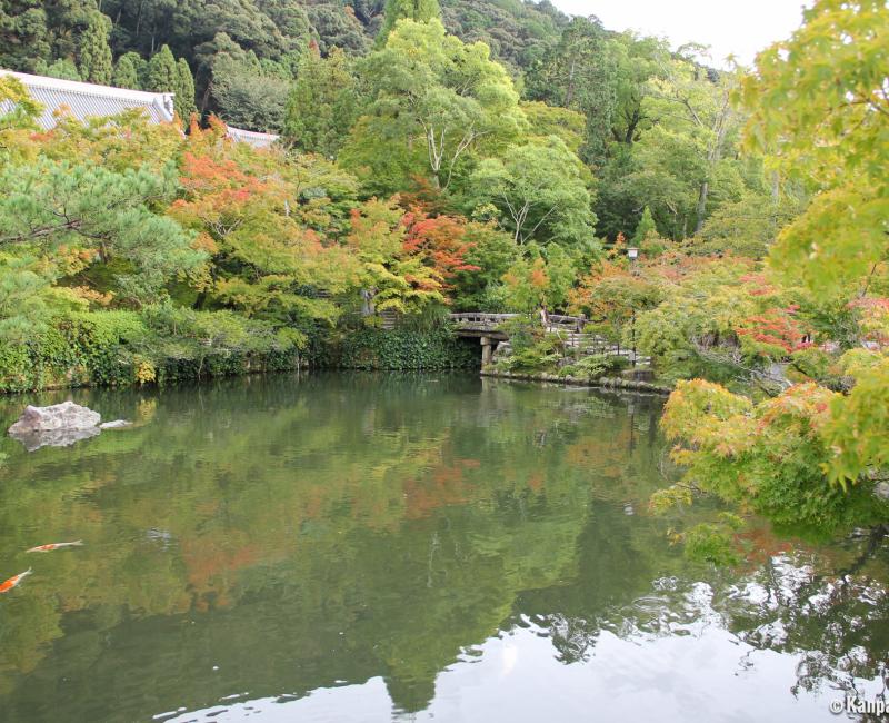 Eikan-do Temple (Kyoto), Pond in autumn