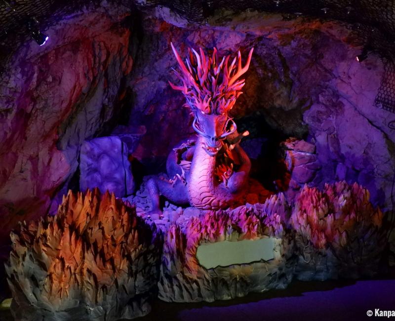 Enoshima (Southern Coast), Iwaya Caves 3