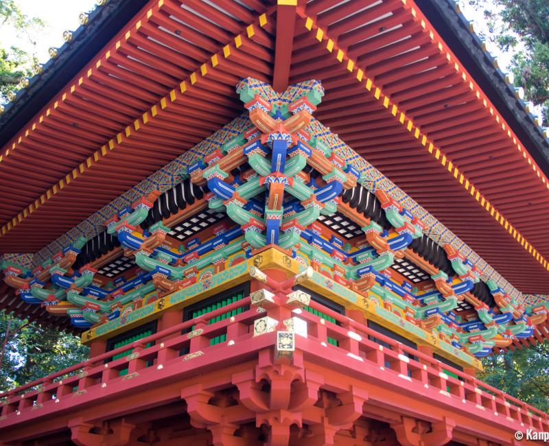 Kunozan Toshogu (Shizuoka), Detail of Korô Pavilion