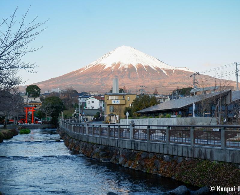 Fujisan Hongu Sengen Taisha, Sacred Water from Mount Fuji Fujisan Hongu Sengen Taisha, Sacred Water from Mount Fuji