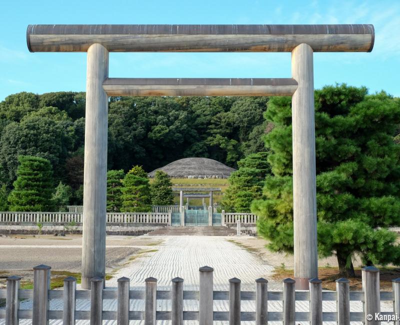 Meiji Emperor's Tomb near Fushimi-Momoyama Castle (Kyoto) 2