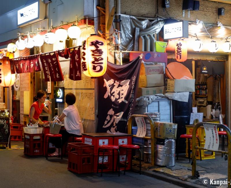 Koenji (Tokyo), Izakaya pub in the north-west of the station