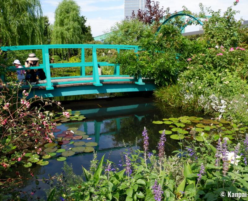 Seibu Ikebukuro Honten, Nymphaea garden on the 9th floor terrace 2