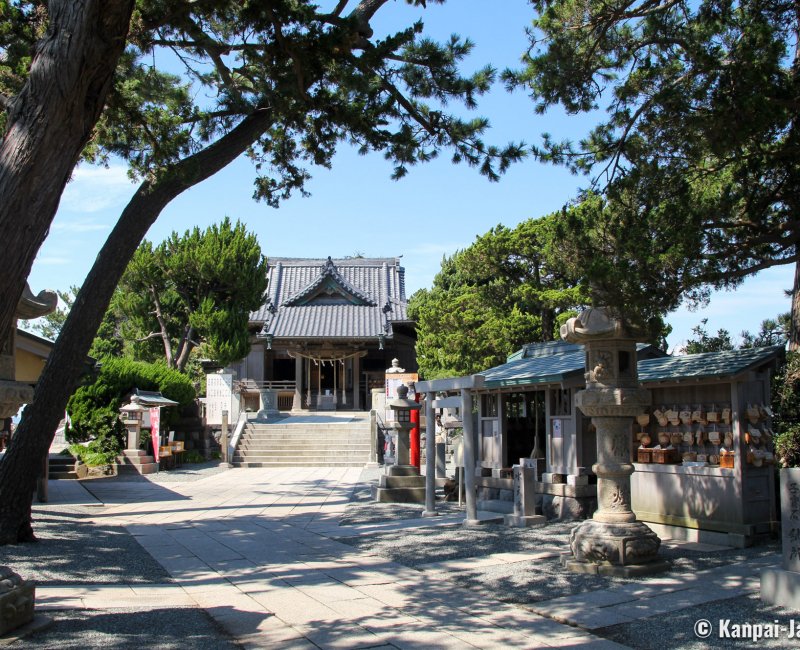 Hayama, View on the main pavilion of Morito-daimyojin shrine