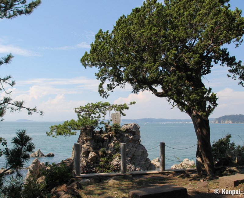 Hayama, Panorama on the coast behind Morito-daimyojin shrine