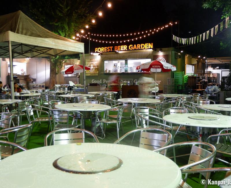 Forest Beer Garden (Tokyo), Tables fitted with barbecues 2 Forest Beer Garden (Tokyo), Tables fitted with barbecues 2