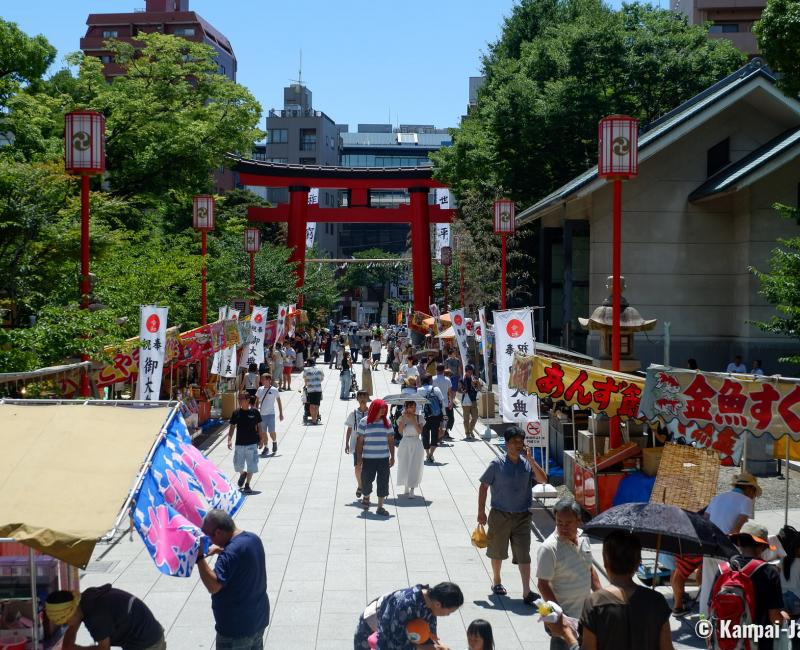 Tomioka Hachiman-gu, Main alley during Fukagawa Hachiman Matsuri in mid-August Tomioka Hachiman-gu, Main alley during Fukagawa Hachiman Matsuri in mid-August