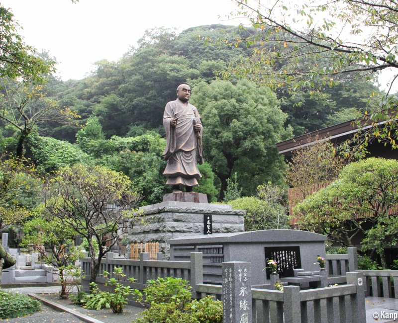 Myohon-ji (Kamakura), Statue of Nichiren Myohon-ji (Kamakura), Statue of Nichiren
