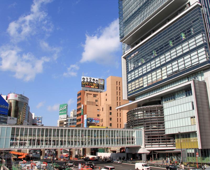 Shibuya Hikarie, View on the building and the covered passageway Shibuya Hikarie, View on the building and the covered passageway