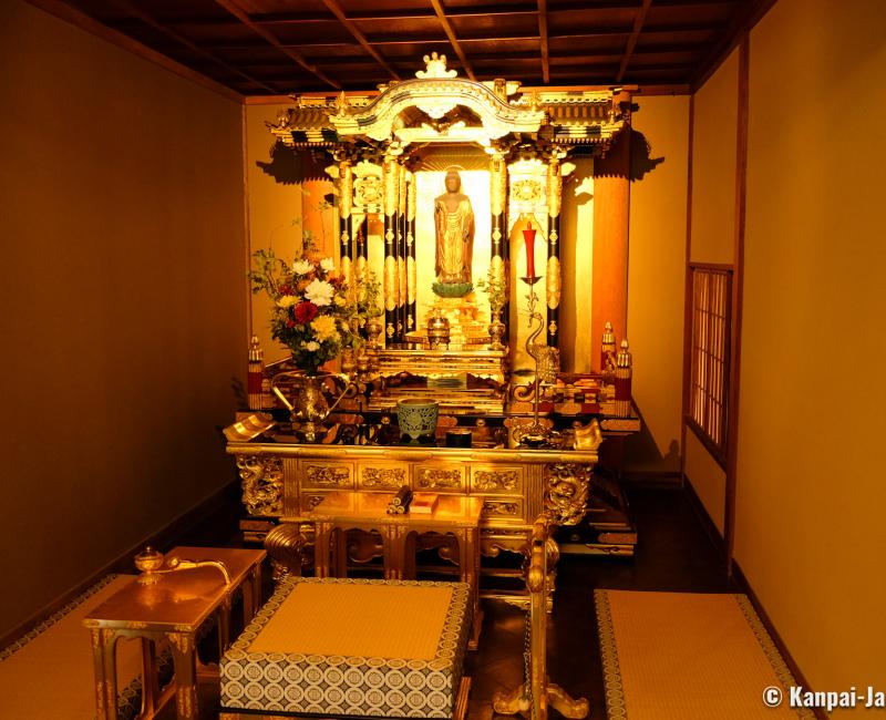 Ruriko-in, Buddhist statue in the main pavilion