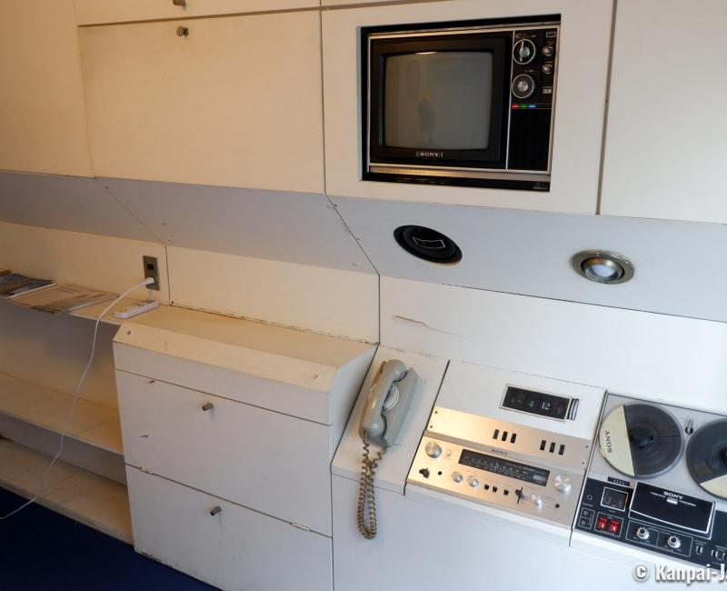 Nakagin Capsule Tower (Tokyo), Built-in furnitures and electronic devices in the sample capsule Nakagin Capsule Tower (Tokyo), Built-in furnitures and electronic devices in the sample capsule