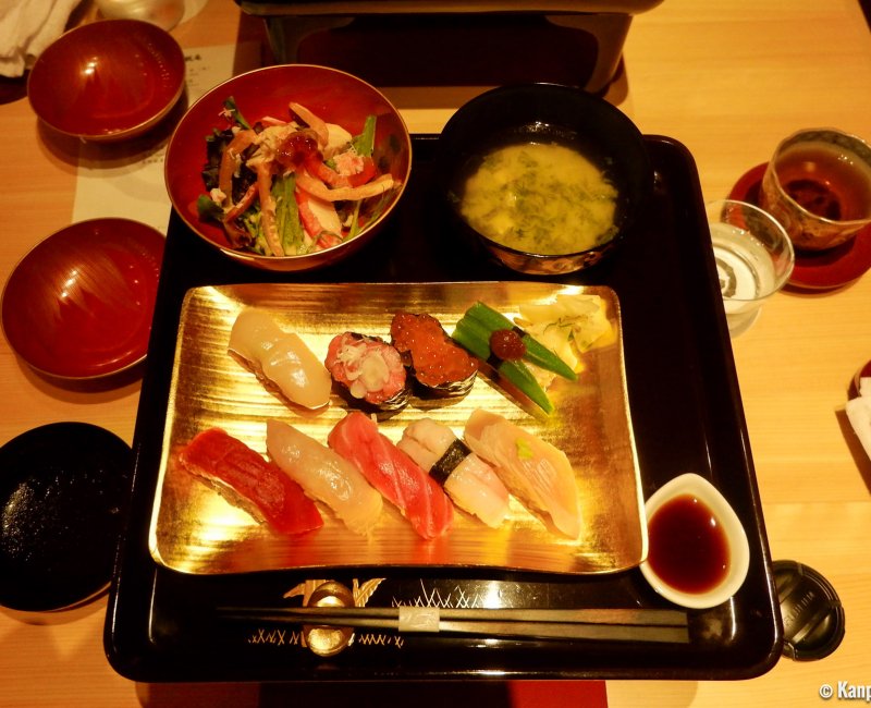 Edo style sushi set at Suigian