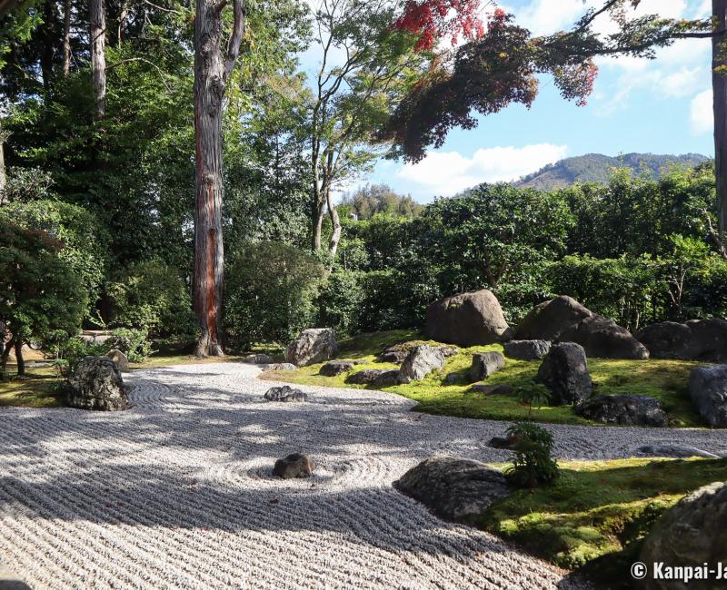 Shinnyo-do (Shinshogokuraku-ji), View on the garden Nehan no niwa inside the grounds Shinnyo-do (Shinshogokuraku-ji), View on the garden Nehan no niwa inside the grounds
