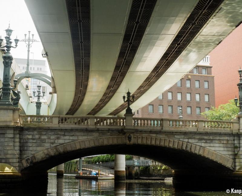 Nihombashi Cruise (Tokyo), View on Nihonbashi bridge and the kirin statues