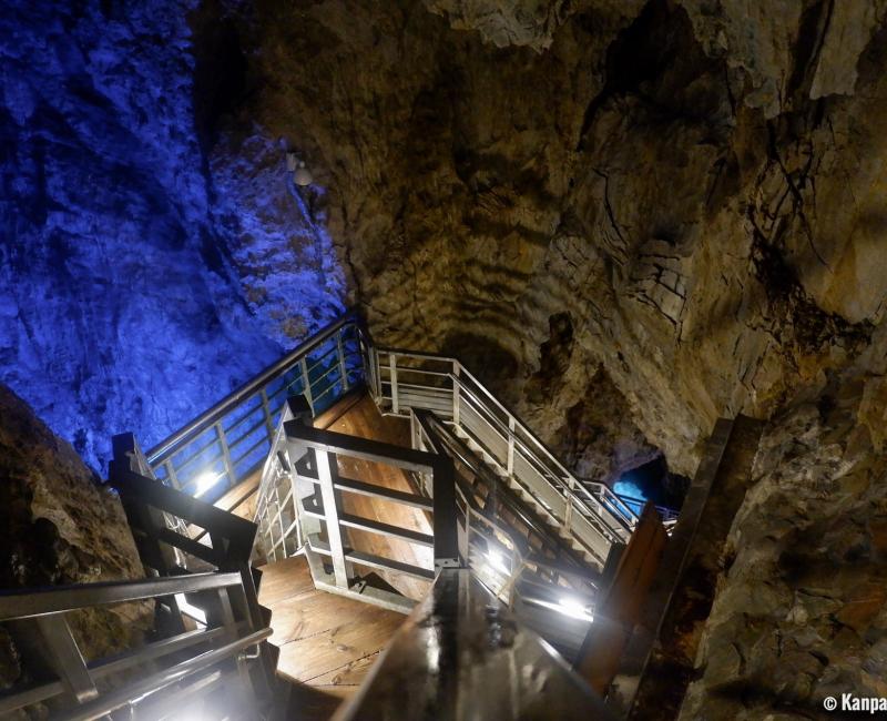 Ryusendo Cave (Tohoku), Underground stairway at mid-course Ryusendo Cave (Tohoku), Underground stairway at mid-course