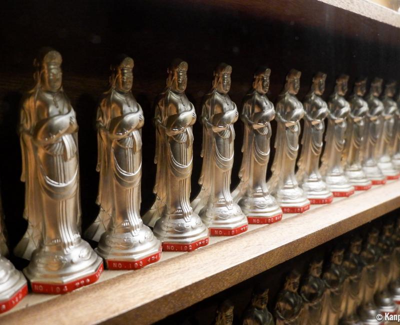 Kamaishi Daikannon (Iwate), Room of the Ten thousand Kannon Kamaishi Daikannon (Iwate), Room of the Ten thousand Kannon