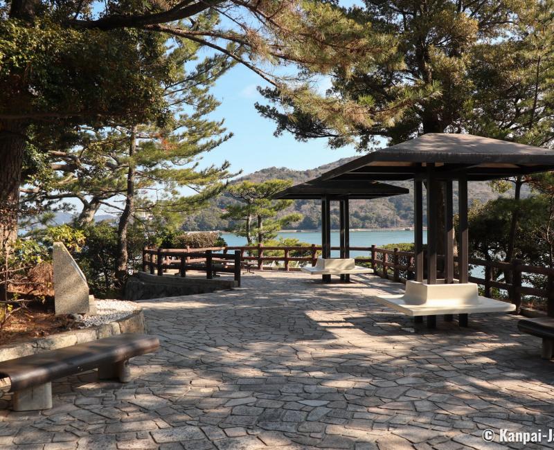 Mikimoto Pearl Island, Walking path under pine trees